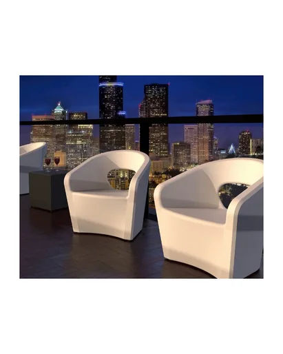 BISTRO LOUNGE